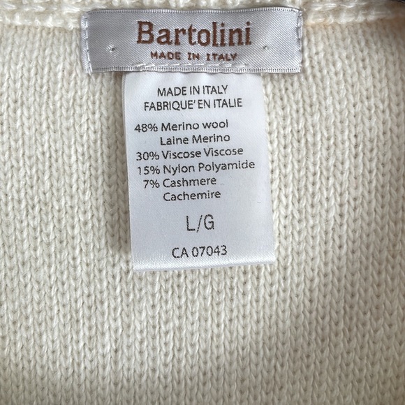 Merino wool and cashmere blend Italian made sweater 3/$30 - Picture 3 of 3
